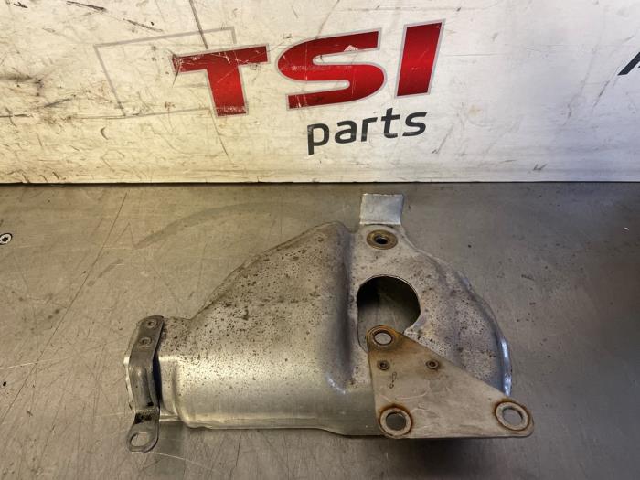 Begagnade Värmesköld Volkswagen Golf VII (AUA) 1.4 GTE 16V Pris € 9,50 Marginaltabell erbjuds av TSI-Parts / Allmotorparts B.V.