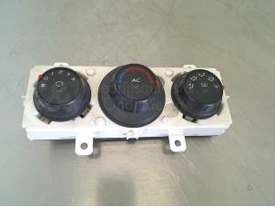 Używane Panel sterowania klimatyzacji Renault Master IV (FV) 2.3 dCi 125 16V FWD Cena € 52,50 Procedura marży oferowane przez C&J bedrijfsauto's & onderdelen