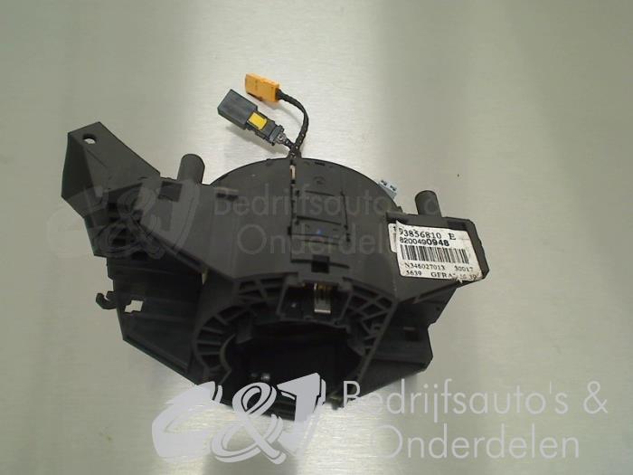 Airbagring from a Renault Trafic New (FL) 2.0 16V 2011