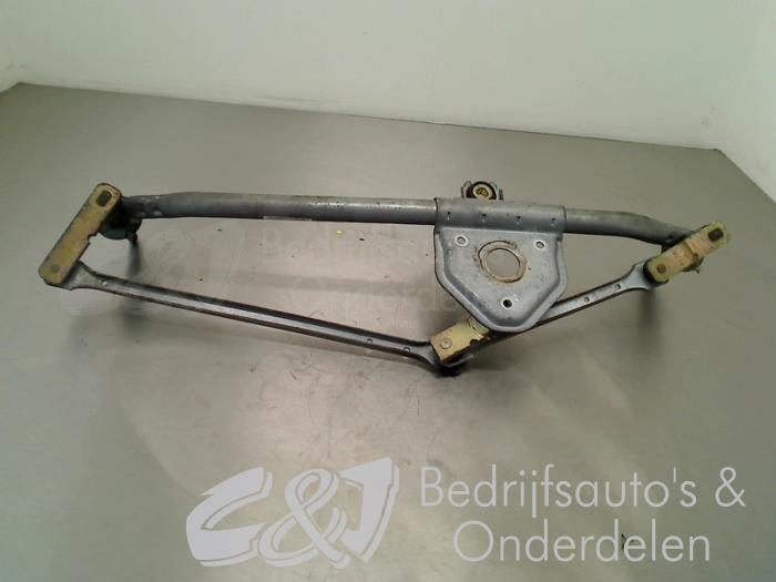 Wiper mechanism from a Renault Trafic New (FL) 2.0 dCi 16V 115 2012