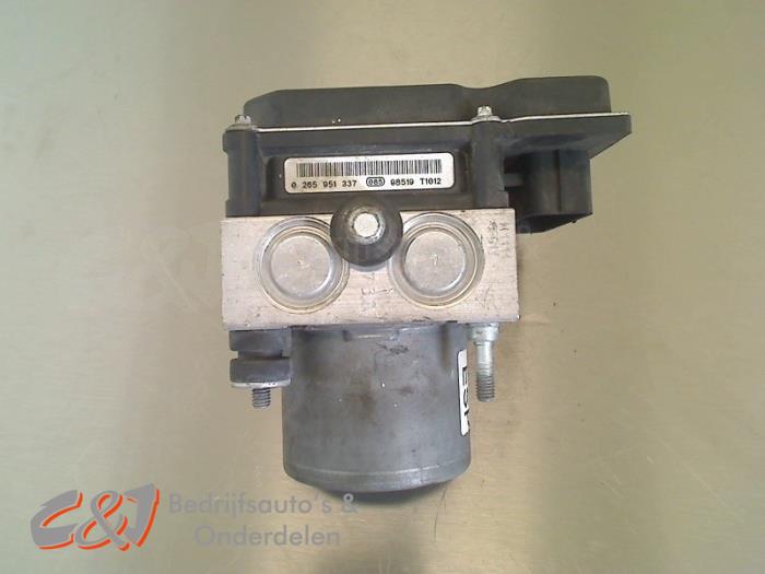 Begagnade ABS-pump Fiat Ducato (250) 2.2 D 100 Multijet Euro 4 Pris € 31,50 Marginaltabell erbjuds av C&J Bedrijfsauto's & Onderdelen