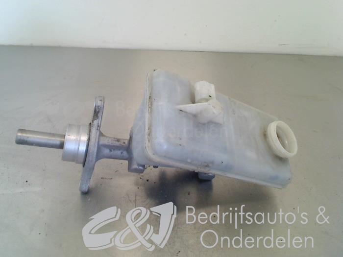 Master cylinder from a Opel Vivaro 2.0 CDTI 16V 2013