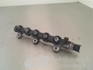 Used Fuel injector nozzle Opel Vivaro 2.0 CDTI Price € 42,00 Margin scheme offered by C&J bedrijfsauto's & onderdelen