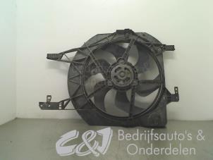 Usagé Moto ventilateur Renault Trafic New (FL) 1.9 dCi 82 16V Prix € 52,50 Règlement à la marge proposé par C&J bedrijfsauto's & onderdelen