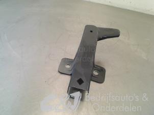 Used Front bumper bracket, left Opel Vivaro 2.0 CDTI Price € 26,25 Margin scheme offered by C&J bedrijfsauto's & onderdelen