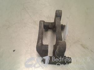 Used Rear brake calliper, right Opel Vivaro 1.6 CDTI 115 Price € 78,75 Margin scheme offered by C&J bedrijfsauto's & onderdelen
