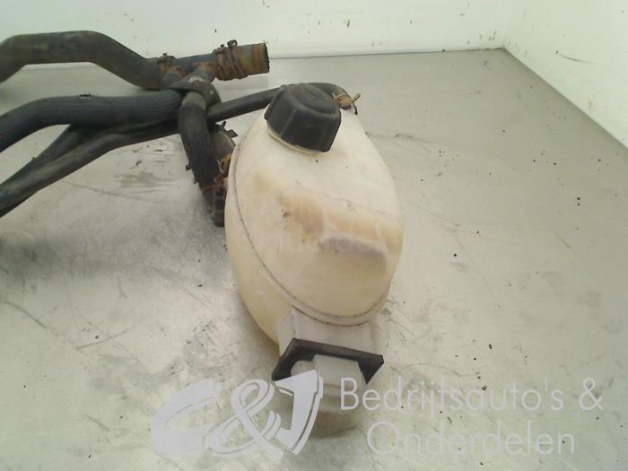Expansion vessel from a Opel Vivaro 1.9 DI 2003