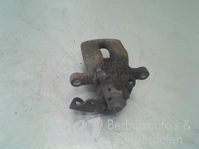 Rear brake calliper, right from a Opel Vivaro 1.9 DI 2003