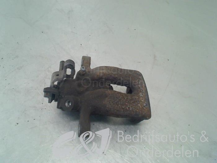Rear brake calliper, right from a Opel Vivaro 1.9 DI 2003