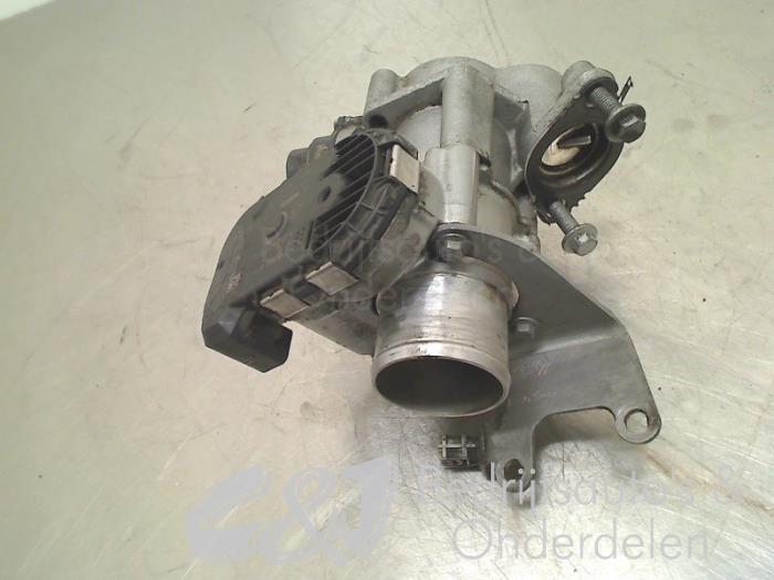 Throttle body from a Opel Vivaro 2.0 CDTI 2012