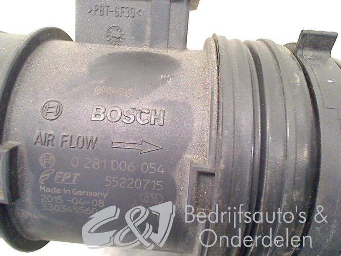 Airflow meter from a Fiat Doblo Cargo (263) 1.3 D Multijet 2015