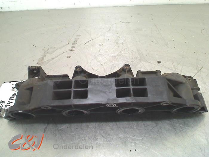 Gebrauchte Ansaugbrugge Opel Vivaro 2.5 DTI 16V Preis € 21,00 Margenregelung angeboten von C&J Bedrijfsauto's & Onderdelen