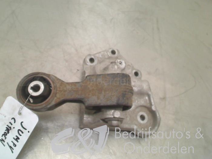 Gearbox mount from a Citroën Jumpy (G9) 1.6 HDI 2014