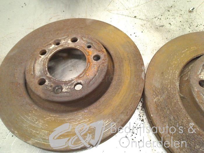Front brake disc from a Citroën Jumpy (G9) 1.6 HDI 2014