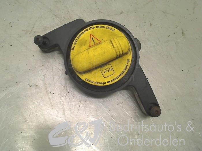 Tapón de aceite de un Opel Vivaro 2.0 CDTI 2012
