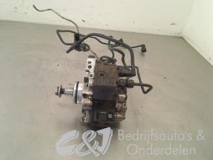 Used Mechanical fuel pump Opel Vivaro 2.5 DTI 16V Price € 131,25 Margin scheme offered by C&J bedrijfsauto's & onderdelen