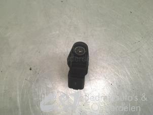 Used Camshaft sensor Opel Vivaro 2.0 CDTI Price € 15,75 Margin scheme offered by C&J bedrijfsauto's & onderdelen