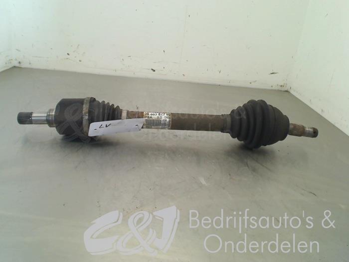 Front drive shaft, left from a Peugeot Partner (GC/GF/GG/GJ/GK) 1.6 Hdi, BlueHDI 75 2014