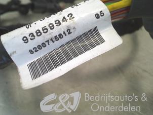 Usados Mazo de cables Opel Vivaro 2.0 CDTI Precio € 52,50 Norma de margen ofrecido por C&J bedrijfsauto's & onderdelen