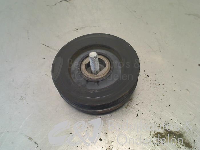Crankshaft pulley from a Opel Vivaro 2.0 CDTI 2008
