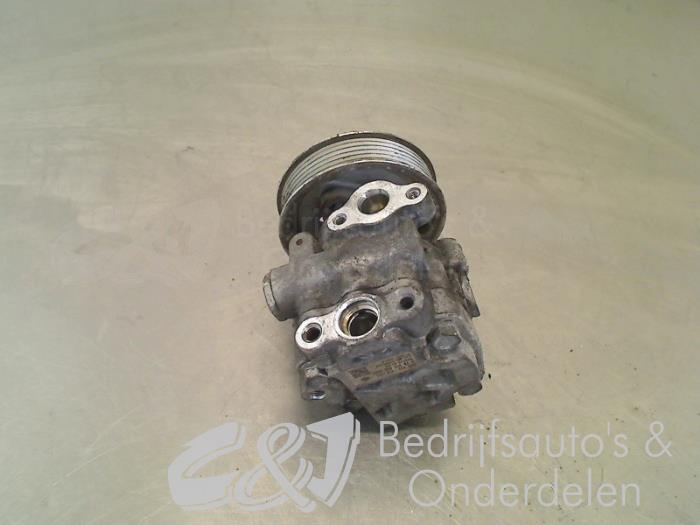 Bomba de dirección asistida de un Volkswagen Crafter 2.0 BiTDI 2013