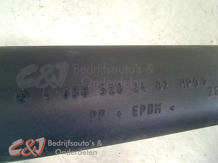 Intercooler Rohr van een Mercedes-Benz Vito (638.1/2) 2.2 CDI 108 16V 2002