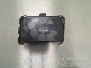 Used Rain sensor Opel Vivaro 2.0 CDTI Price € 42,00 Margin scheme offered by C&J bedrijfsauto's & onderdelen