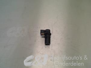 Używane Czujnik walu korbowego Opel Vivaro 2.5 CDTI 16V Cena € 26,25 Procedura marży oferowane przez C&J bedrijfsauto's & onderdelen