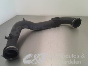 Used Air intake hose Opel Vivaro 1.9 DI Price € 26,25 Margin scheme offered by C&J bedrijfsauto's & onderdelen