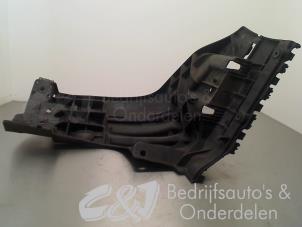 Used Front bumper bracket, left Opel Vivaro 2.5 CDTI 16V Price € 42,00 Margin scheme offered by C&J bedrijfsauto's & onderdelen