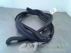 Used Bonnet rubber Opel Vivaro 1.9 DTI 16V Price € 21,00 Margin scheme offered by C&J bedrijfsauto's & onderdelen