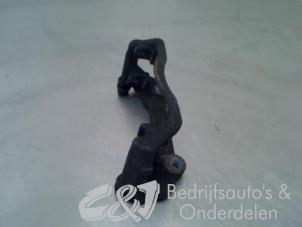 Used Front brake calliper, left Opel Vivaro 2.5 CDTI 16V Price € 42,00 Margin scheme offered by C&J bedrijfsauto's & onderdelen