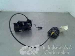 Gebrauchte Türschlossmechanik 2-türig links Opel Vivaro 2.5 DTI 16V Preis € 42,00 Margenregelung angeboten von C&J bedrijfsauto's & onderdelen