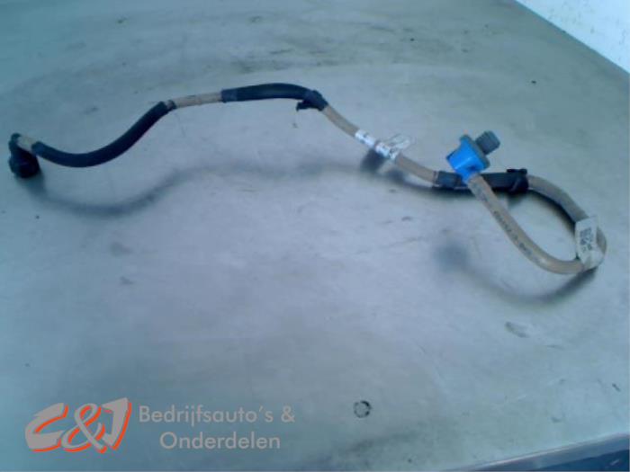 Begagnade Lufttratt Fiat Doblo Cargo (263) 1.3 D Multijet Pris € 10,50 Marginaltabell erbjuds av C&J Bedrijfsauto's & Onderdelen