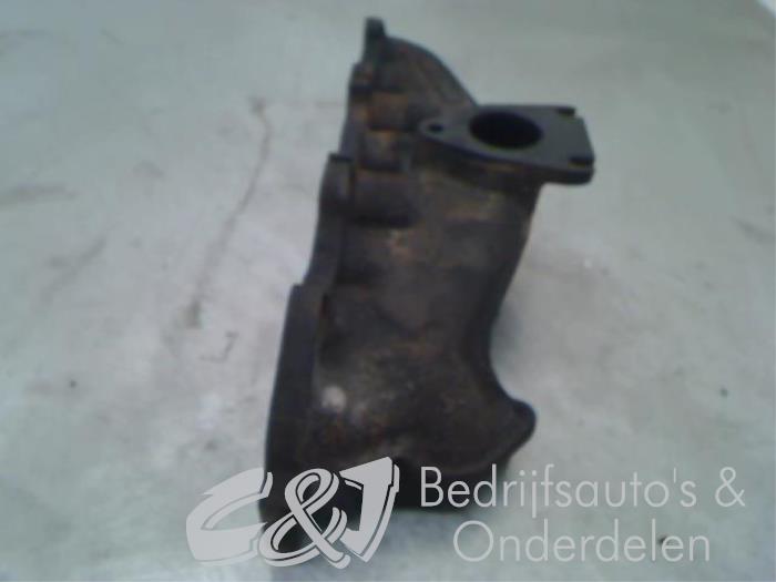 Exhaust manifold from a Peugeot Expert (G9) 2.0 HDiF 16V 130 2013