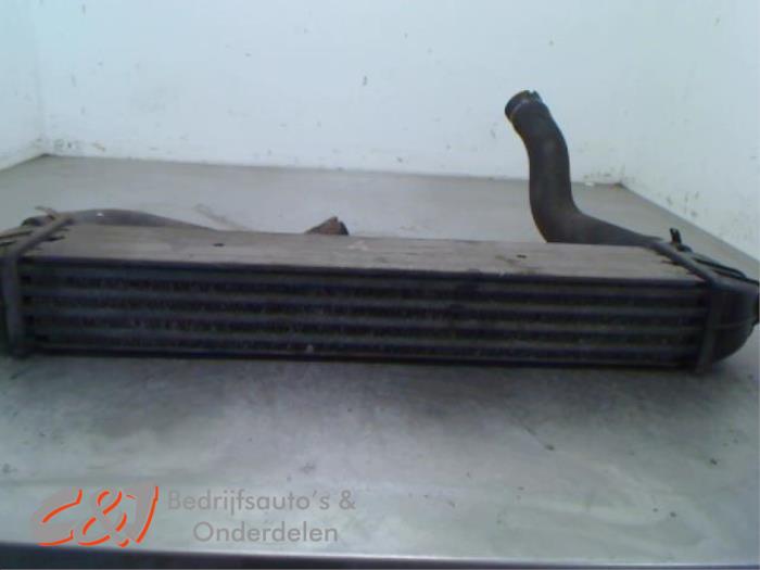 Usados Intercooler Fiat Doblo Cargo (223) 1.3 D 16V Multijet Precio € 26,25 Norma de margen ofrecido por C&J Bedrijfsauto's & Onderdelen