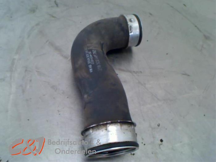 Usagé Tuyau intercooler Volkswagen Caddy III (2KA,2KH,2CA,2CH) 1.9 TDI Prix € 21,00 Règlement à la marge proposé par C&J Bedrijfsauto's & Onderdelen