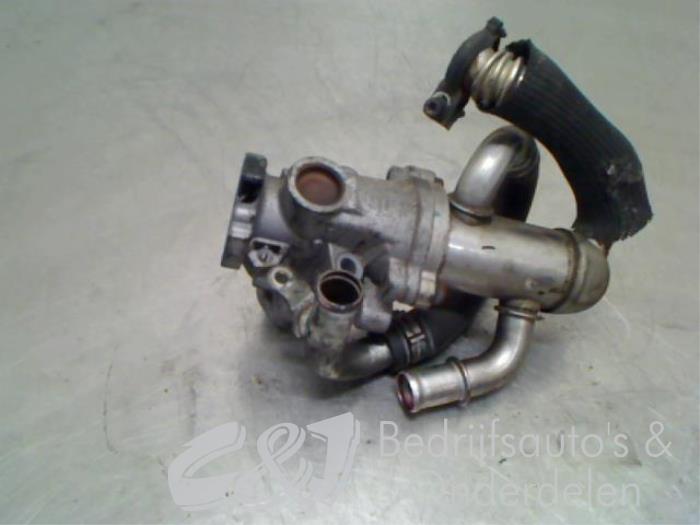 EGR valve from a Fiat Doblo Cargo (223) 1.3 D 16V Multijet 2008