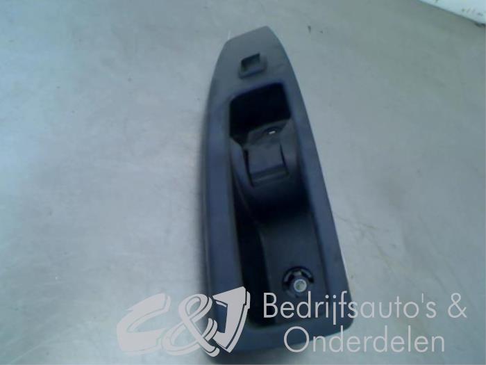 Poignée portière 2portes droite d'un Opel Combo 1.6 CDTI 16V 2013