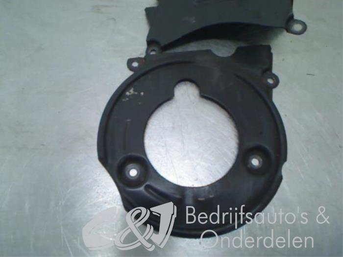 Timing cover from a Volkswagen Caddy III (2KA,2KH,2CA,2CH) 1.9 TDI 2005
