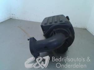 Usagé Boîtier filtre à air Volkswagen Caddy III (2KA,2KH,2CA,2CH) 2.0 SDI Prix € 47,25 Règlement à la marge proposé par C&J bedrijfsauto's & onderdelen