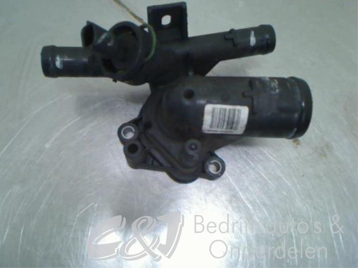 Thermostat housing from a Renault Master IV (FV) 2.3 dCi 125 16V FWD 2012