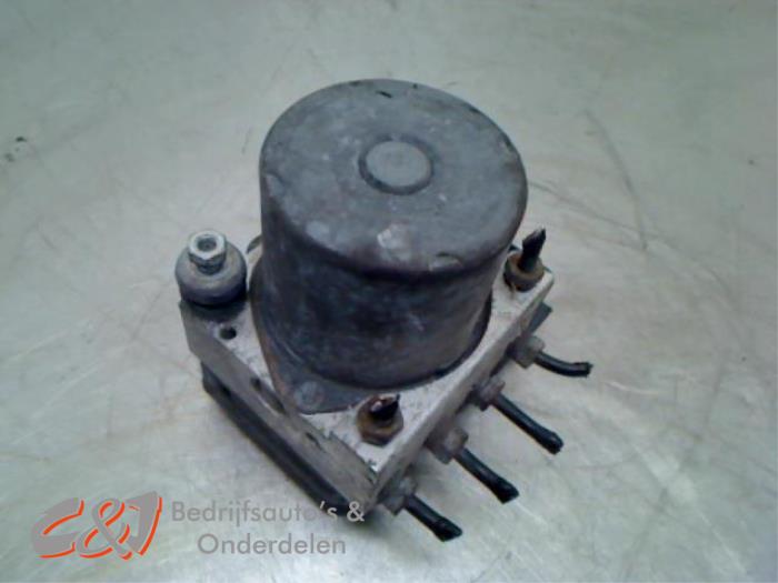 Begagnade ABS-pump Peugeot Expert (G9) 1.6 HDi 90 Pris € 15,75 Marginaltabell erbjuds av C&J Bedrijfsauto's & Onderdelen