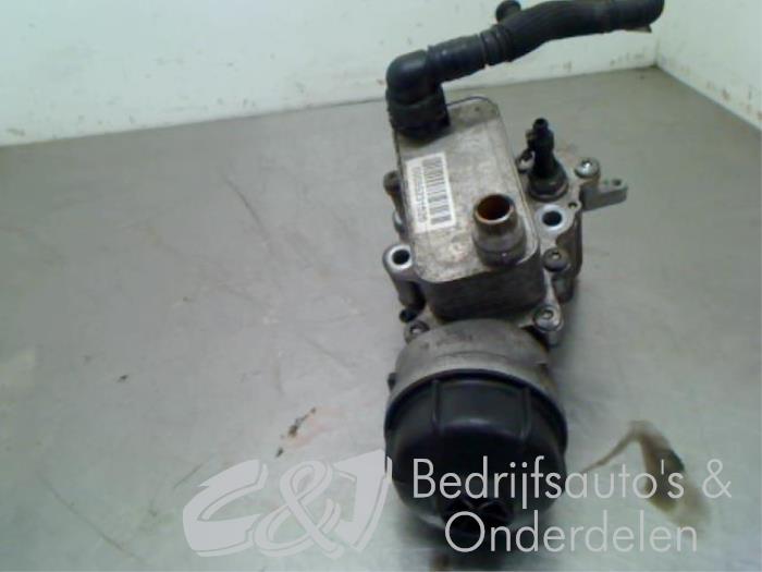 Cuerpo de filtro de aceite de un Fiat Ducato (250) 2.0 D 115 Multijet 2011