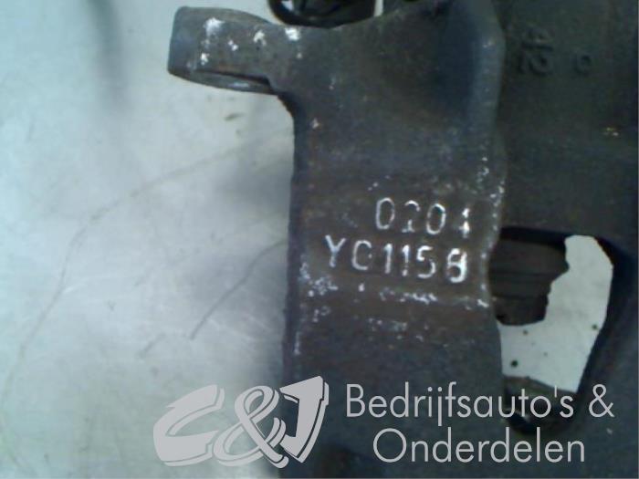 Rear brake calliper, left from a Opel Movano (4A1; 4A2; 4B2; 4B3; 4C2; 4C3) 2.5 CDTI 2005