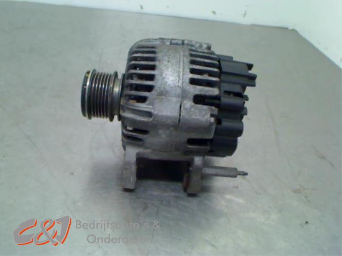 Begagnade Dynamo Volkswagen Caddy III (2KA,2KH,2CA,2CH) 1.6 TDI 16V Pris € 26,25 Marginaltabell erbjuds av C&J Bedrijfsauto's & Onderdelen