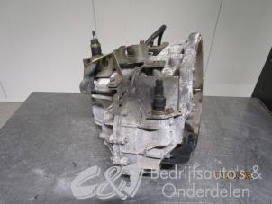 Used Gearbox Opel Vivaro 1.9 DI Price € 571,73 Inclusive VAT offered by C&J bedrijfsauto's & onderdelen