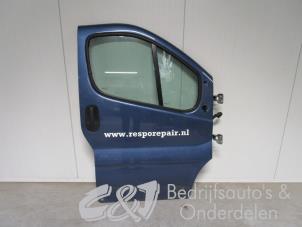 Używane Drzwi prawe wersja 2-drzwiowa Renault Trafic New (FL) 2.0 dCi 16V 90 Cena € 210,00 Procedura marży oferowane przez C&J bedrijfsauto's & onderdelen