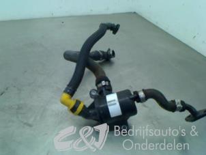 Used Oil filter Opel Combo 1.3 CDTI 16V ecoFlex Price € 26,25 Margin scheme offered by C&J bedrijfsauto's & onderdelen