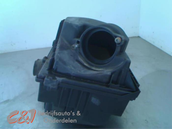 Gebrauchte Luftfiltergehäuse Renault Master III (MA/MB/MC/MD/MH/MF/MG/MH) 2.3 dCi 16V Preis € 26,25 Margenregelung angeboten von C&J Bedrijfsauto's & Onderdelen